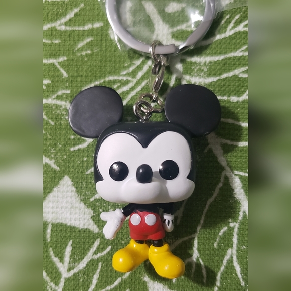 🆕️Mickey Mouse Pop Keychain - Picture 2 of 4